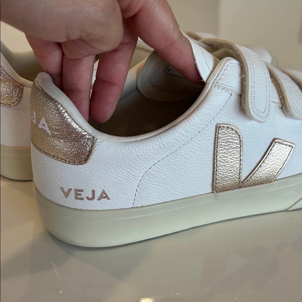 Veja Recife Leather White Platine Sneaker Size 9US/40EUR - Picture 7 of 14